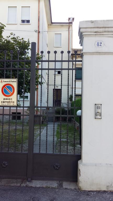Residenza Carducci Padova Bed and Breakfast Buitenkant foto